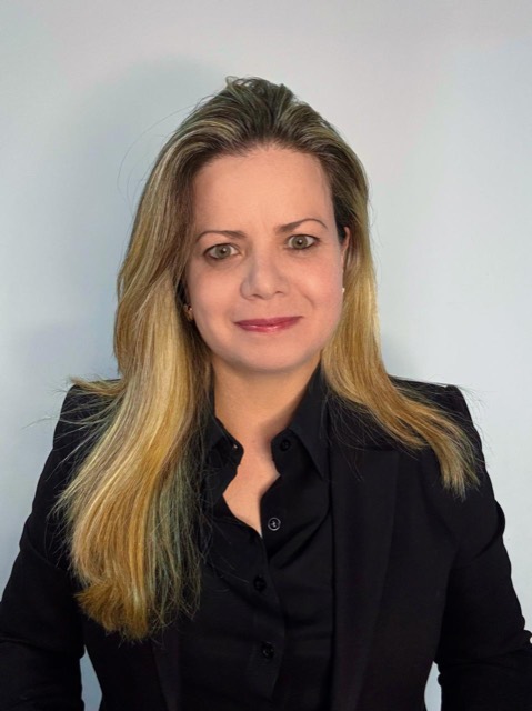 Mônica Queiroz
